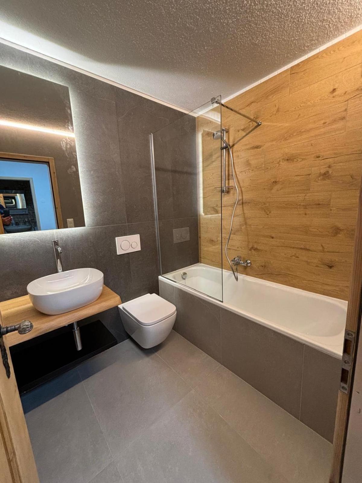Appartamento Chalet Laax Luaran gambar